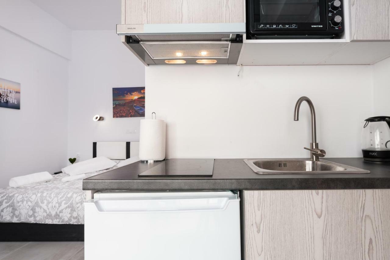 Akrogiali Apartments Барбати Екстериор снимка